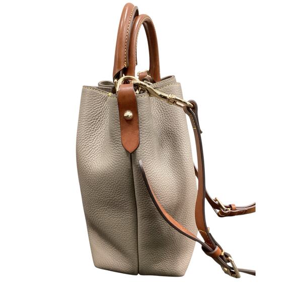 NWOT Dooney &Bourke Purse Women’s 1Size Pebbled Leather Crossbody 3 Compartments - Picture 2 of 8
